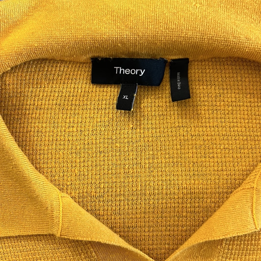 Theory men’s knit top - Picture 3 of 3